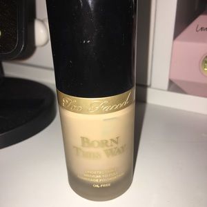 Too Faced Born This Way Liquid Foundation - Snow